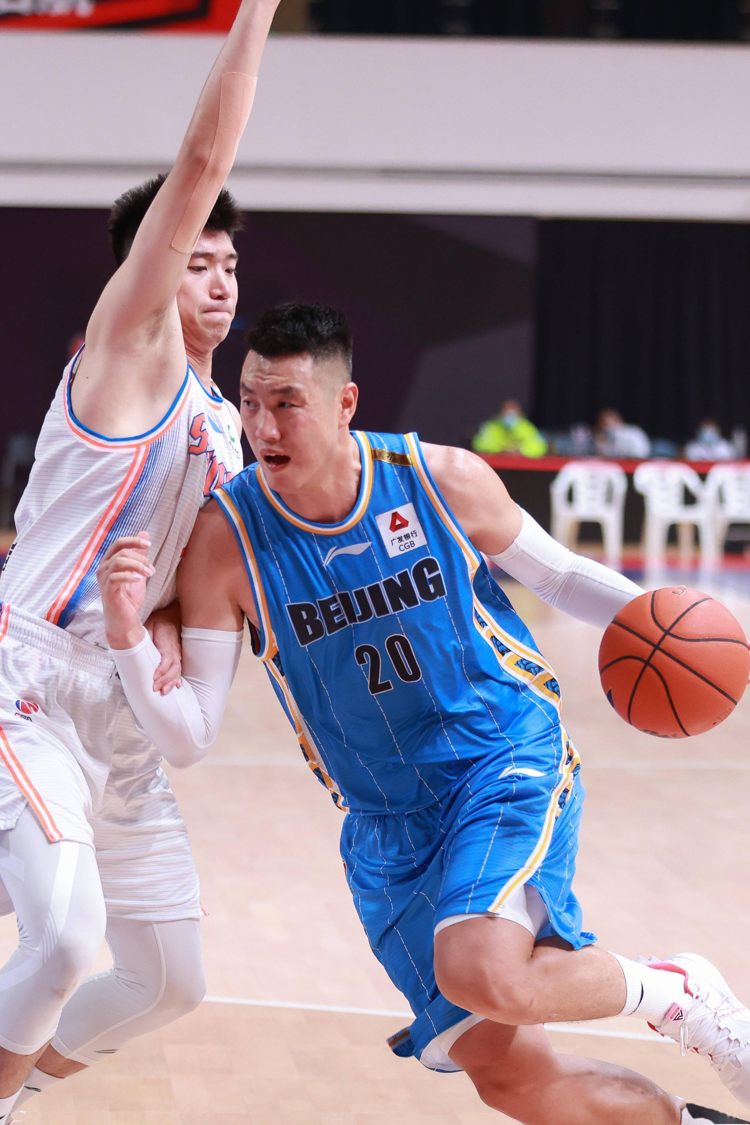 版更偏向新 版更偏向新