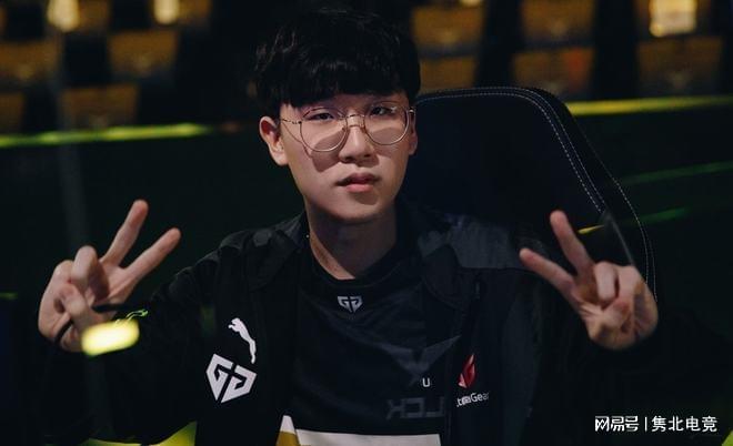 翘首以盼 翘首以盼